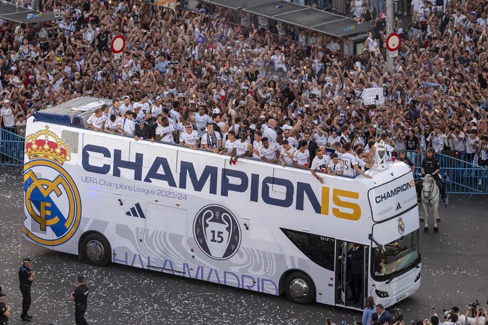 Autobús descapotable premium Champion Real Madrid 2015