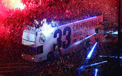 El Real Madrid celebró con casi 30.000 aficionados en Cibeles su Liga número 33.