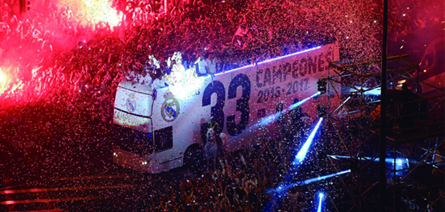 Autobús descapotable Real Madrid