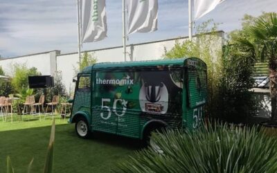 Thermomix organizó un ‘Road Show’ por su 50 aniversario con 2 vehículos de época